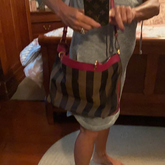 Beautiful FENDI authentic bag - Picture 5 of 6